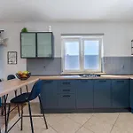 Διαμέρισμα Livin Large Ana