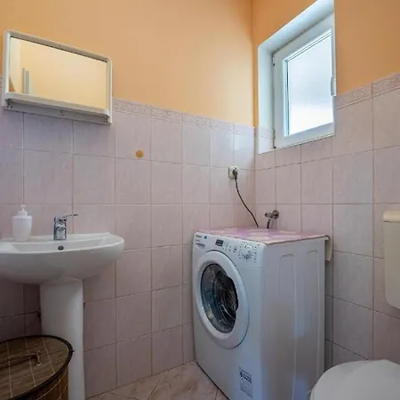 Livin Large Ana